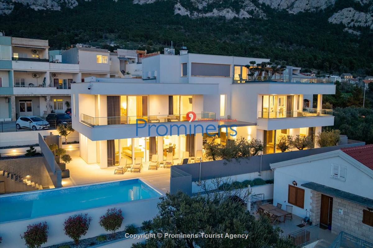 Pool apartment Maja & Petra Makarska
