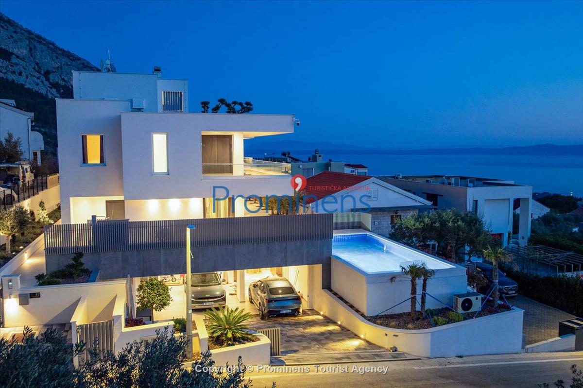 Pool apartment Maja & Petra Makarska