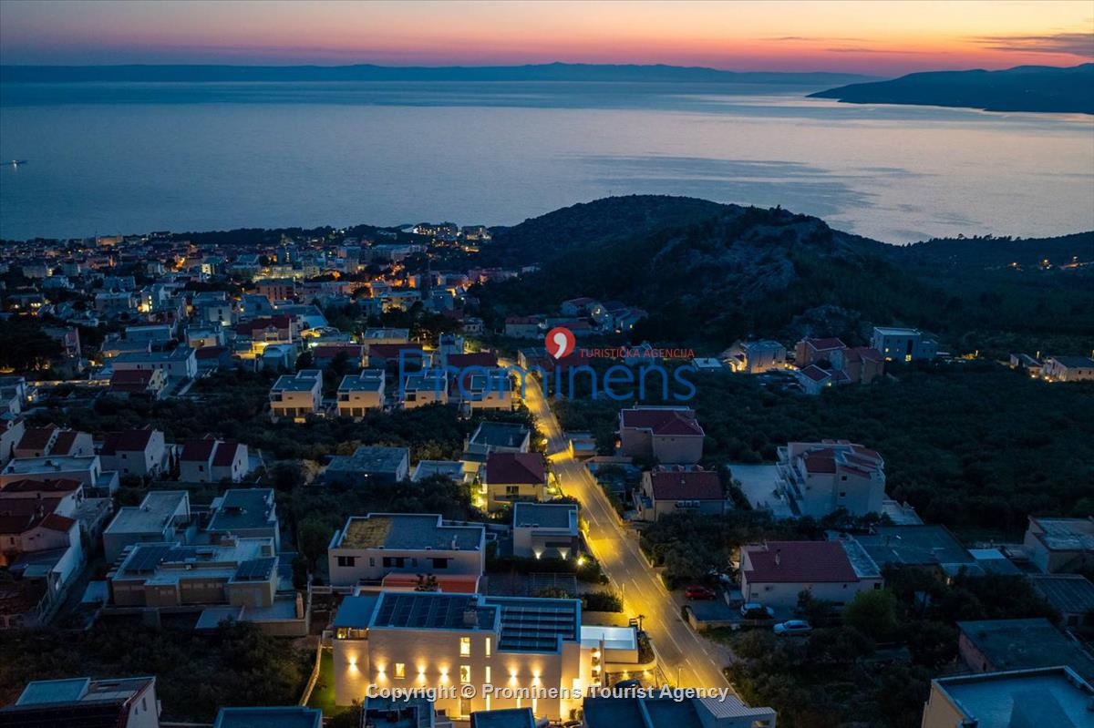 Pool apartment Maja & Petra Makarska