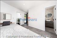 Villa Šime Brela – Pool, Sea View, Gym, Sleeps 4
