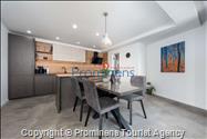 Villa Šime Brela – Pool, Sea View, Gym, Sleeps 4