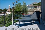 Villa Šime Brela – Pool, Sea View, Gym, Sleeps 4
