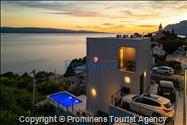 Villa Šime Brela – Pool, Sea View, Gym, Sleeps 4