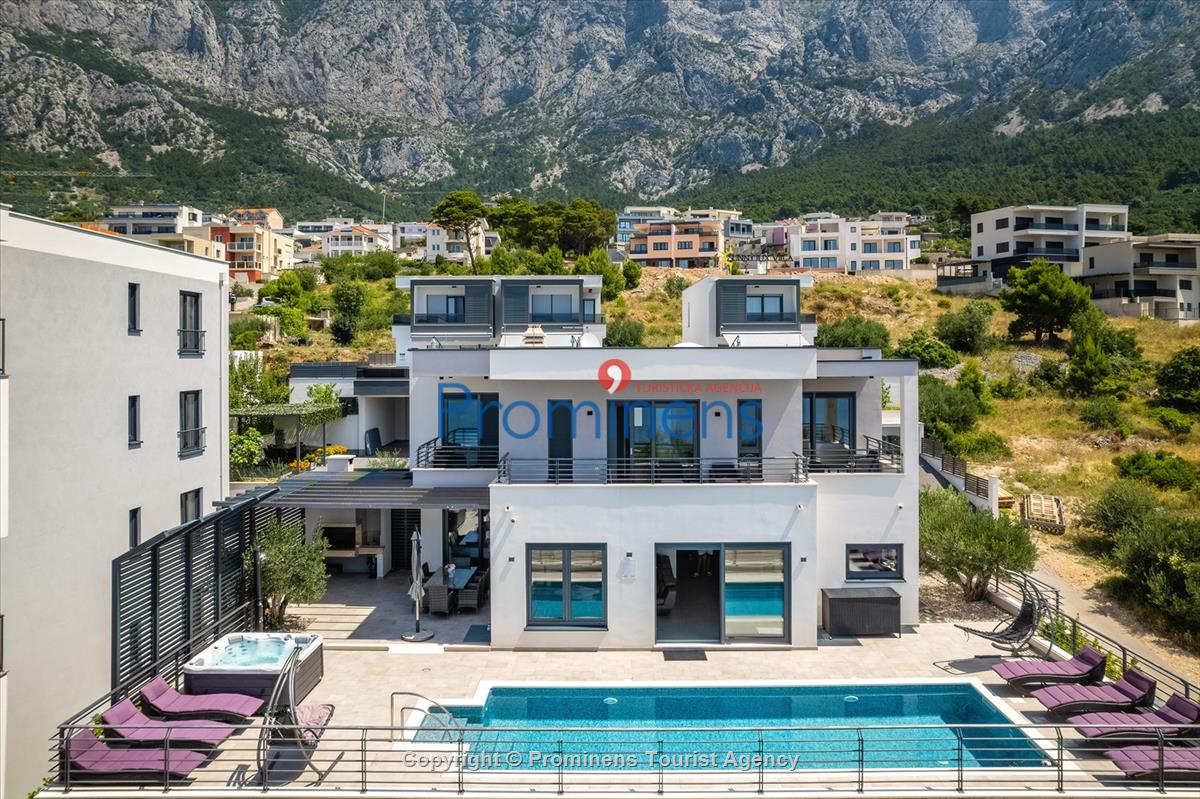 Villa Hota Makarska – Heated Pool, Hot Tub, Sauna, Gym, Sleeps 8