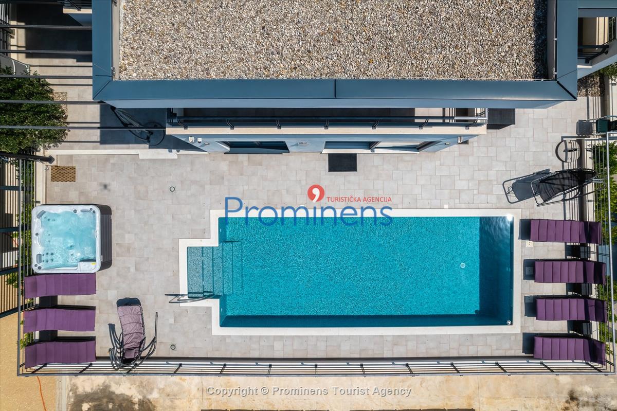 Villa Hota Makarska – Heated Pool, Hot Tub, Sauna, Gym, Sleeps 8