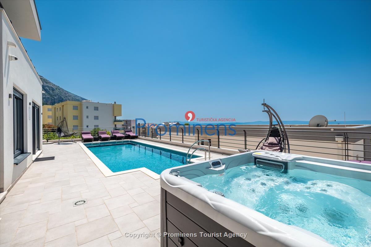 Villa Hota Makarska – Heated Pool, Hot Tub, Sauna, Gym, Sleeps 8