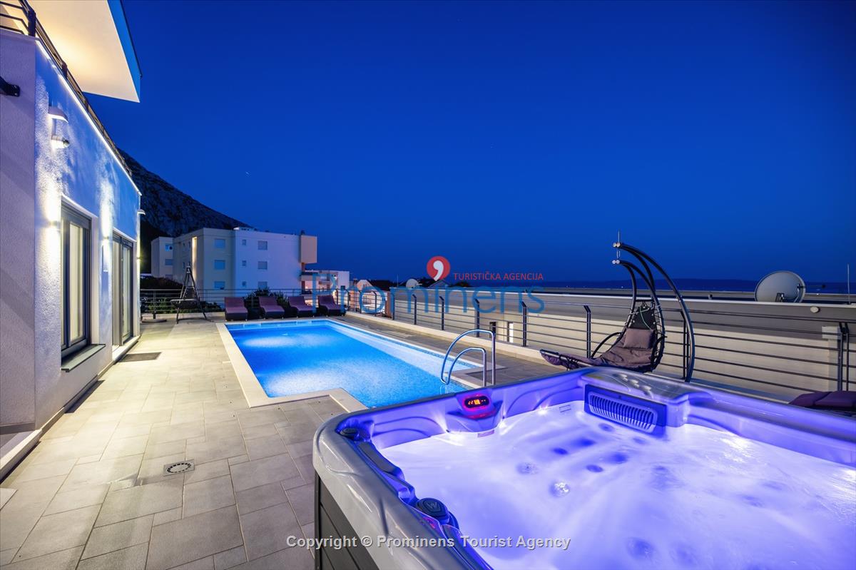 Villa Hota Makarska – Heated Pool, Hot Tub, Sauna, Gym, Sleeps 8