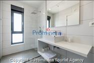 Villa Hota Makarska – Heated Pool, Hot Tub, Sauna, Gym, Sleeps 8