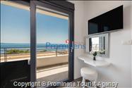 Villa Hota Makarska – Heated Pool, Hot Tub, Sauna, Gym, Sleeps 8
