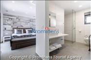 Villa Hota Makarska – Heated Pool, Hot Tub, Sauna, Gym, Sleeps 8