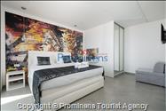 Villa Hota Makarska – Heated Pool, Hot Tub, Sauna, Gym, Sleeps 8
