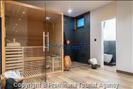 Villa Hota Makarska – Heated Pool, Hot Tub, Sauna, Gym, Sleeps 8