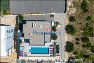 Villa Hota Makarska – Heated Pool, Hot Tub, Sauna, Gym, Sleeps 8