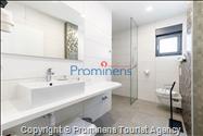 Villa Hota Makarska – Heated Pool, Hot Tub, Sauna, Gym, Sleeps 8
