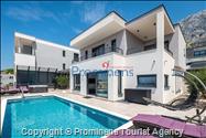 Villa Hota Makarska – Heated Pool, Hot Tub, Sauna, Gym, Sleeps 8