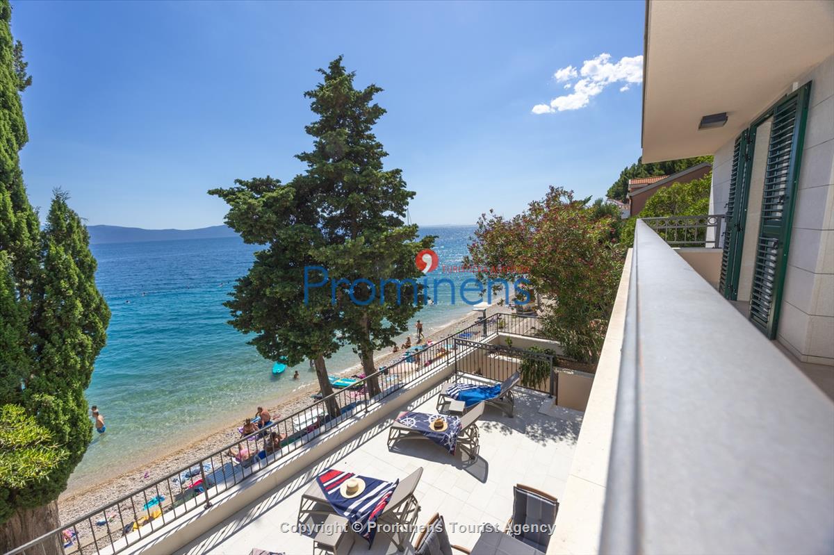 Beachfront Villa San't Antonio Podaca – 4 Bedrooms, 2 Families, Direct Sea Access, Makarska Riviera