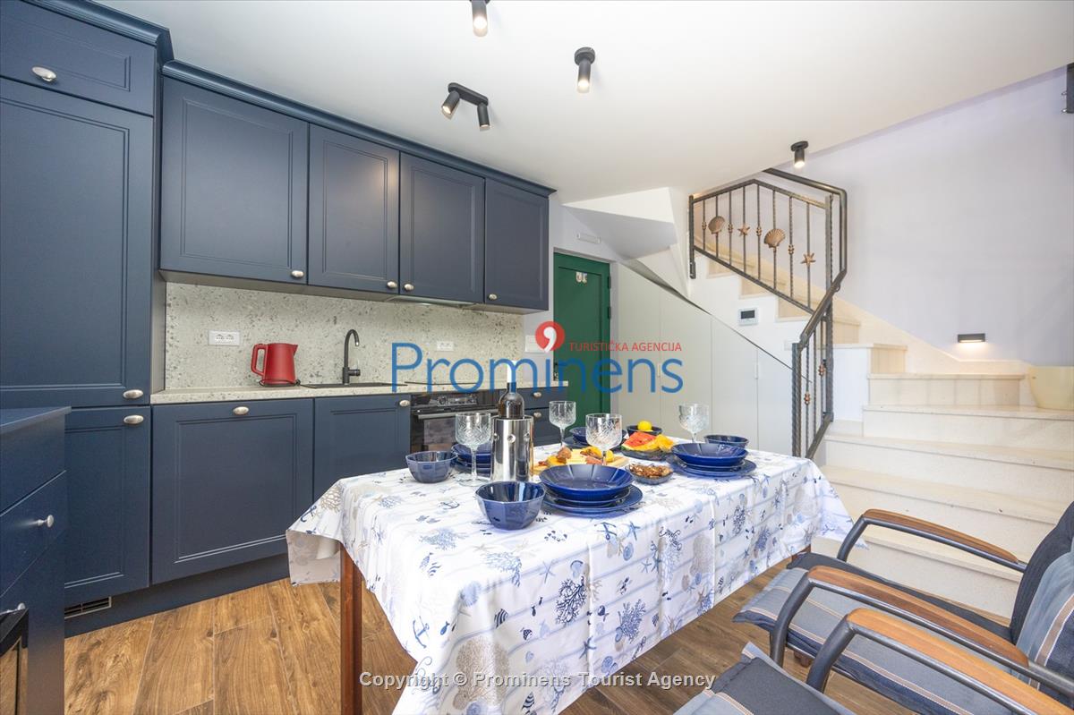 Beachfront Villa San't Antonio Podaca – 4 Bedrooms, 2 Families, Direct Sea Access, Makarska Riviera