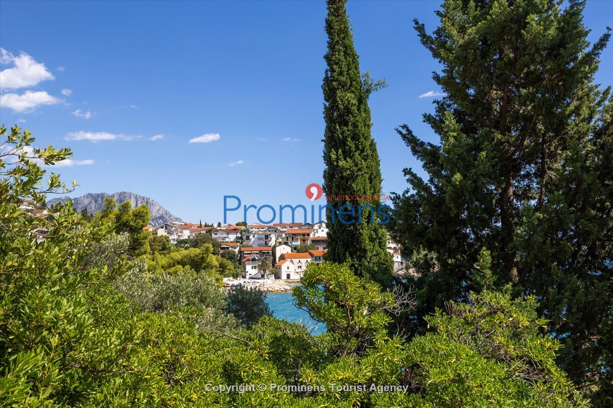 Beachfront Villa San't Antonio Podaca – 4 Bedrooms, 2 Families, Direct Sea Access, Makarska Riviera
