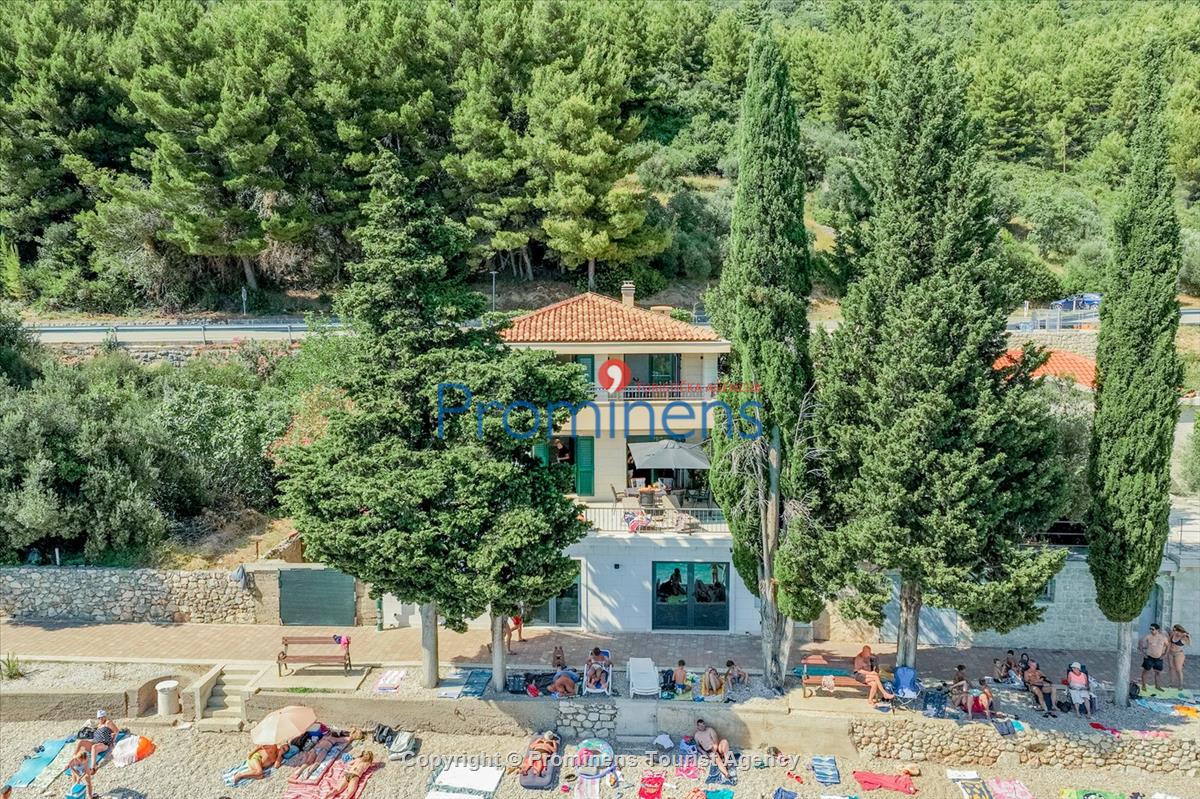 Beachfront Villa San't Antonio Podaca – 4 Bedrooms, 2 Families, Direct Sea Access, Makarska Riviera