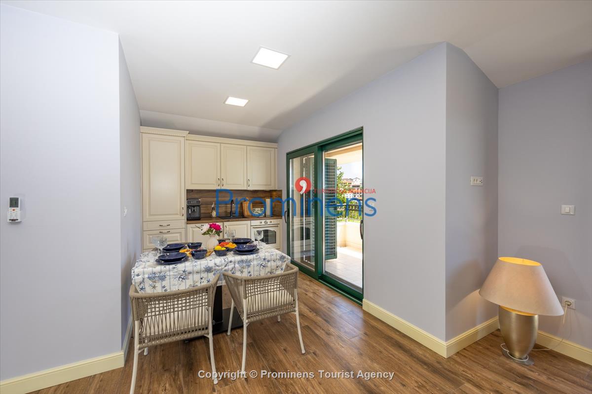 Beachfront Villa San't Antonio Podaca – 4 Bedrooms, 2 Families, Direct Sea Access, Makarska Riviera