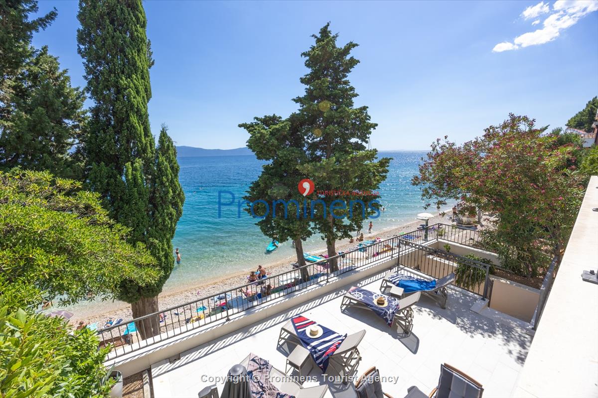 Beachfront Villa San't Antonio Podaca – 4 Bedrooms, 2 Families, Direct Sea Access, Makarska Riviera