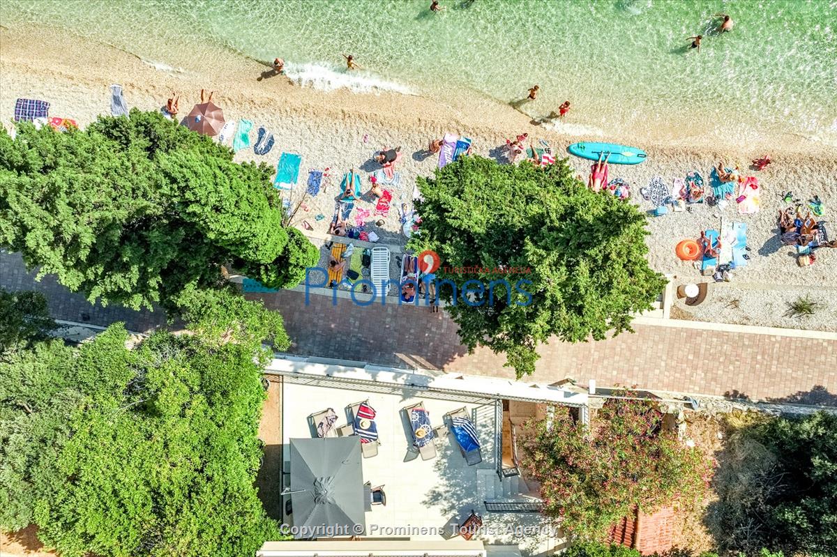 Beachfront Villa San't Antonio Podaca – 4 Bedrooms, 2 Families, Direct Sea Access, Makarska Riviera
