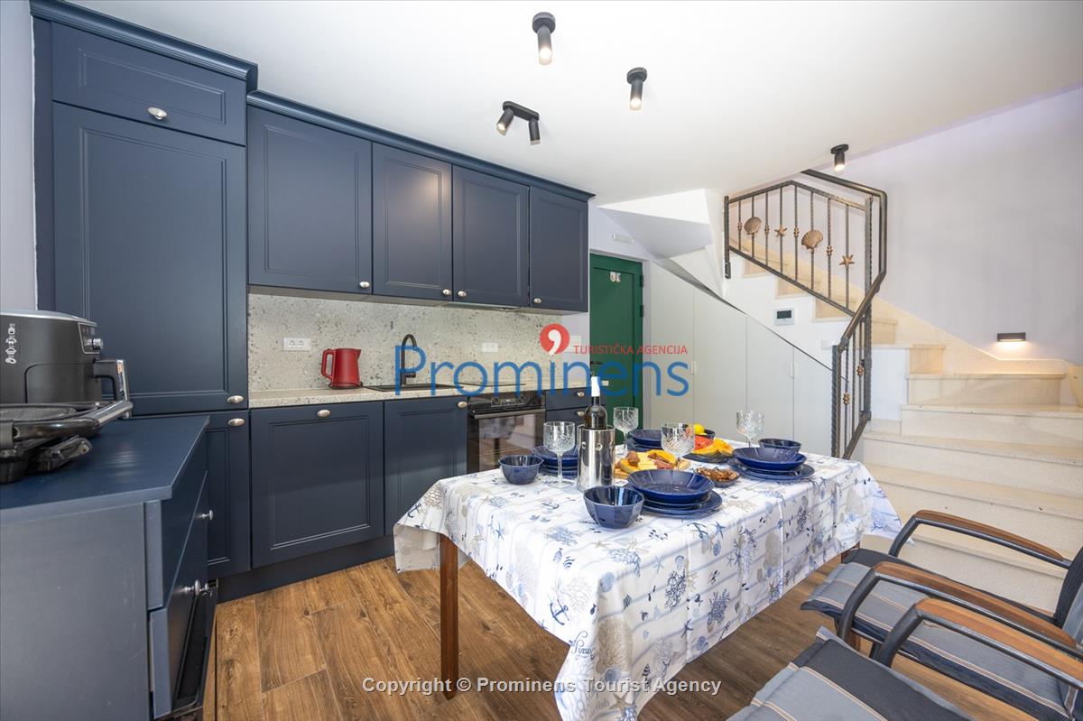 Beachfront Villa San't Antonio Podaca – 4 Bedrooms, 2 Families, Direct Sea Access, Makarska Riviera