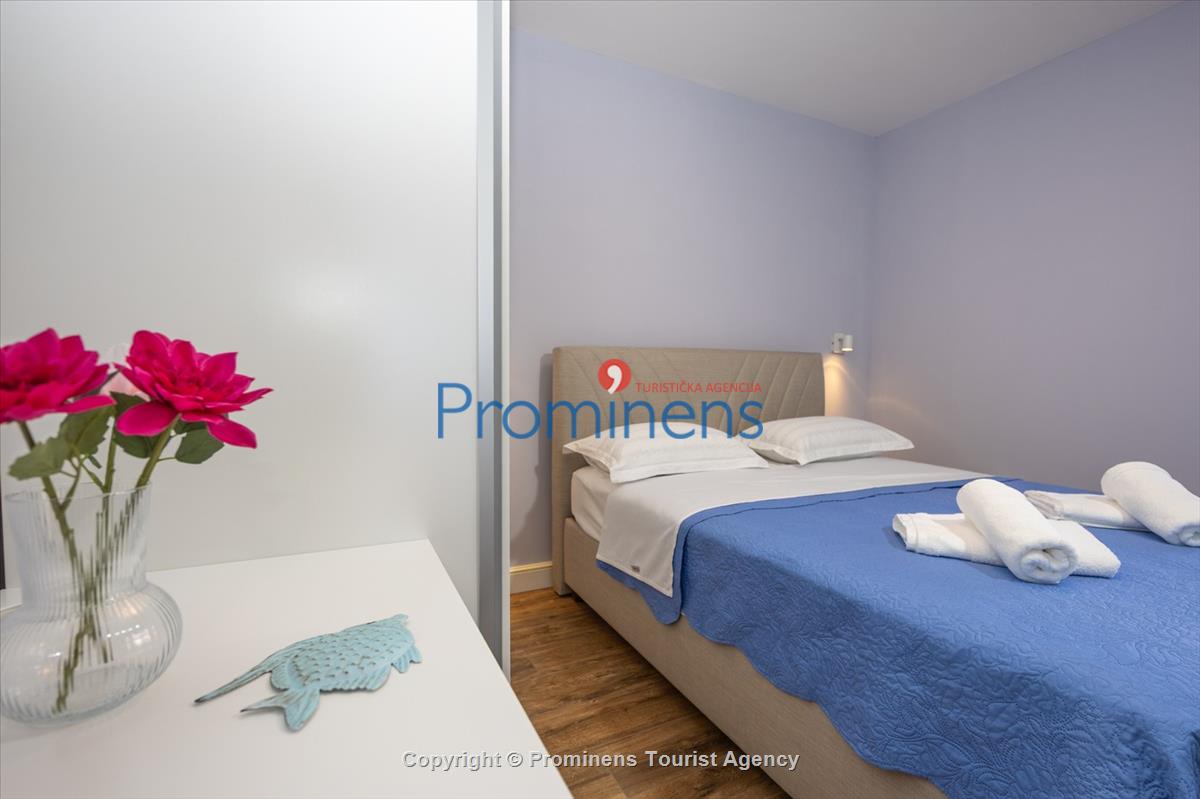Beachfront Villa San't Antonio Podaca – 4 Bedrooms, 2 Families, Direct Sea Access, Makarska Riviera