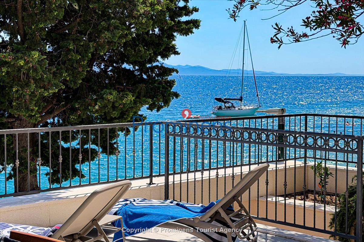Beachfront Villa San't Antonio Podaca – 4 Bedrooms, 2 Families, Direct Sea Access, Makarska Riviera