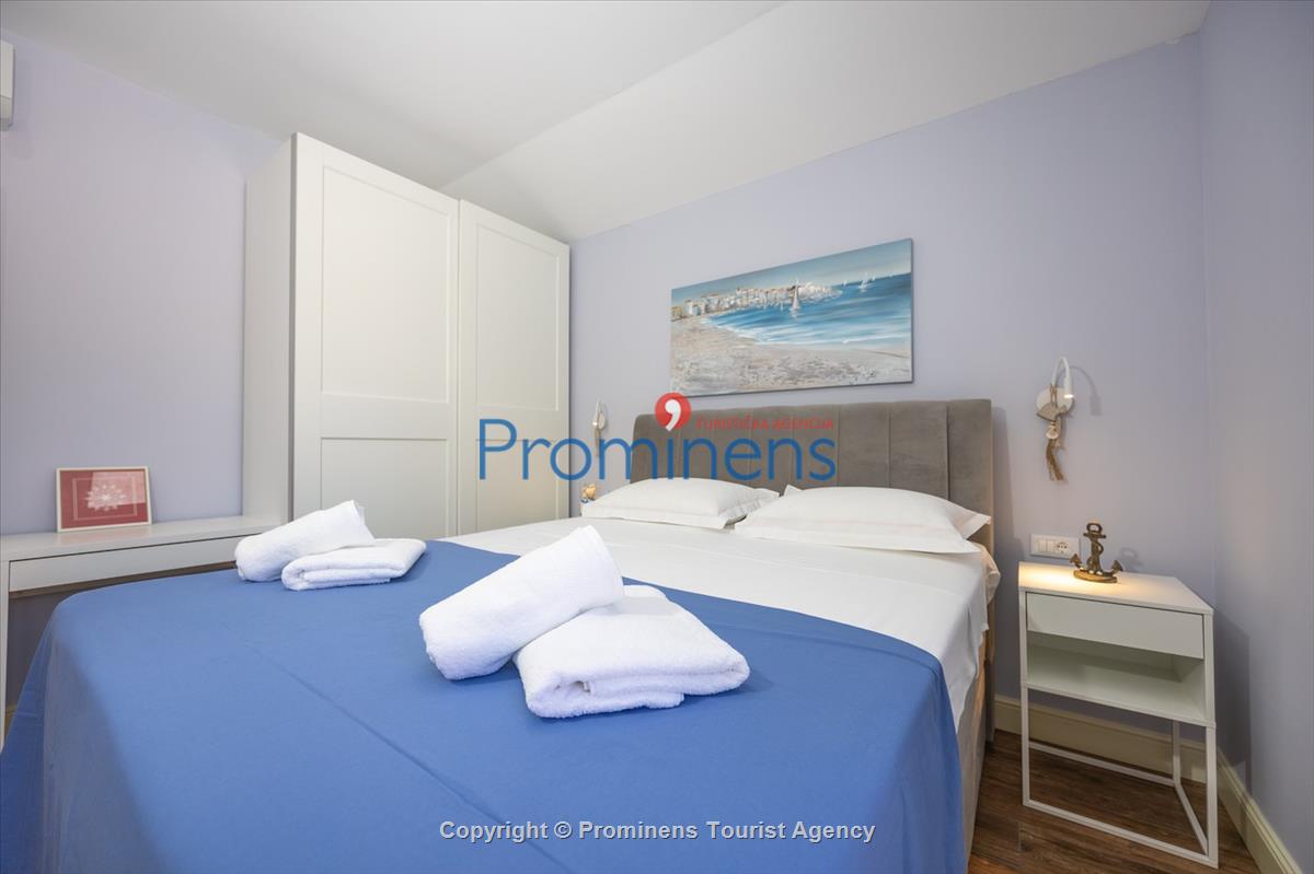 Beachfront Villa San't Antonio Podaca – 4 Bedrooms, 2 Families, Direct Sea Access, Makarska Riviera