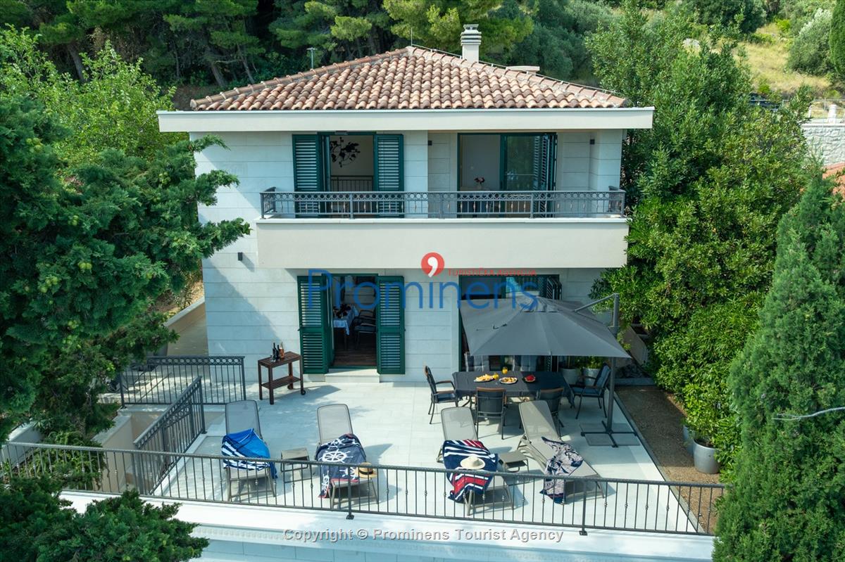 Beachfront Villa San't Antonio Podaca – 4 Bedrooms, 2 Families, Direct Sea Access, Makarska Riviera