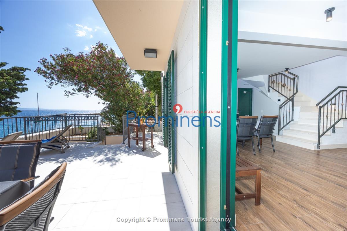 Beachfront Villa San't Antonio Podaca – 4 Bedrooms, 2 Families, Direct Sea Access, Makarska Riviera