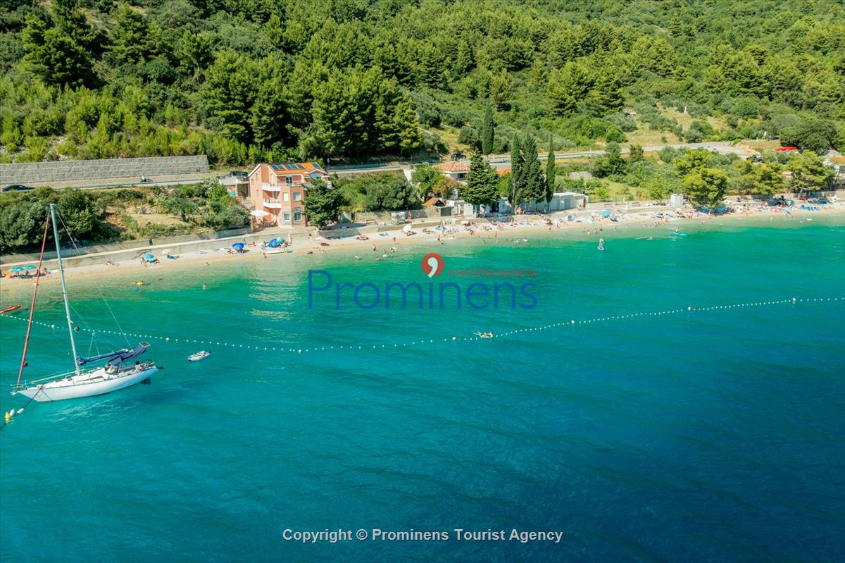 Beachfront Villa San't Antonio Podaca – 4 Bedrooms, 2 Families, Direct Sea Access, Makarska Riviera