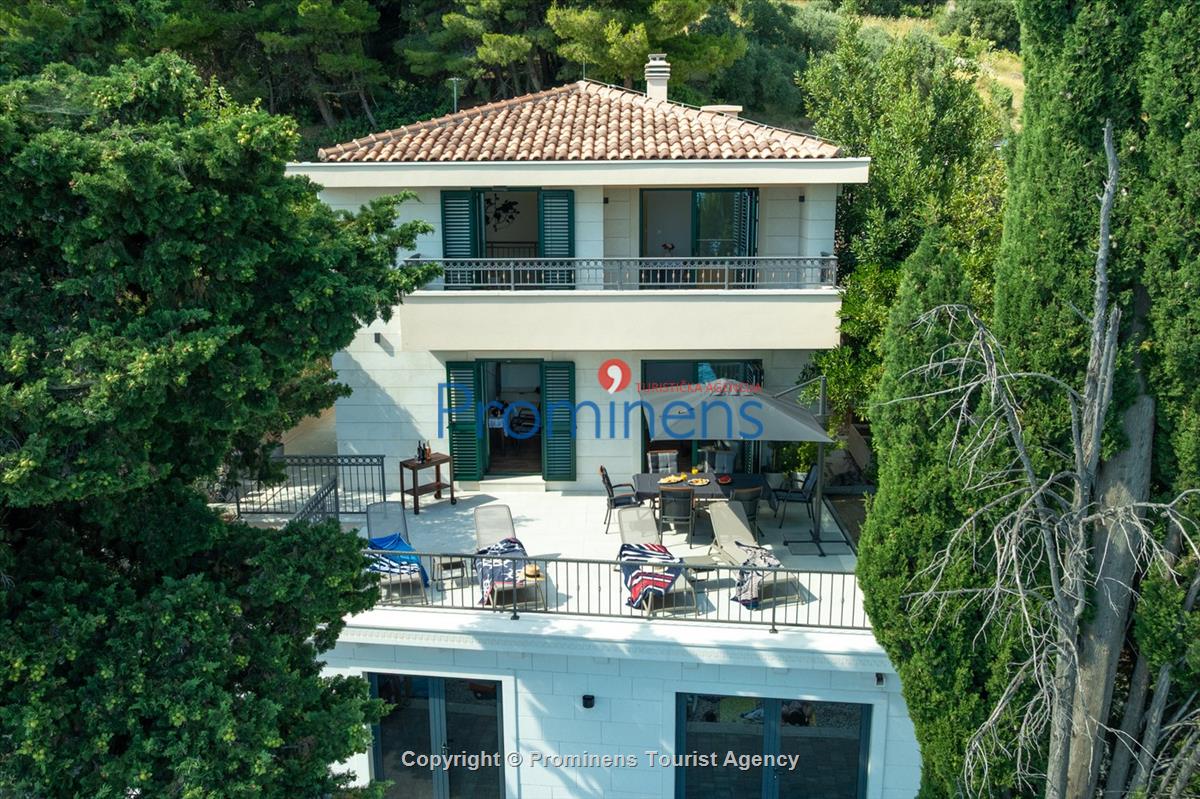 Beachfront Villa San't Antonio Podaca – 4 Bedrooms, 2 Families, Direct Sea Access, Makarska Riviera