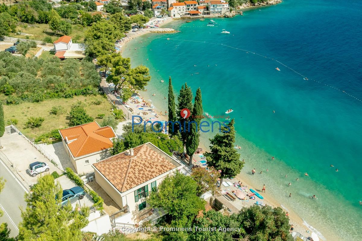 Beachfront Villa San't Antonio Podaca – 4 Bedrooms, 2 Families, Direct Sea Access, Makarska Riviera