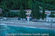 Beachfront Villa San't Antonio Podaca – 4 Bedrooms, 2 Families, Direct Sea Access, Makarska Riviera