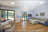 Beachfront Villa San't Antonio Podaca – 4 Bedrooms, 2 Families, Direct Sea Access, Makarska Riviera