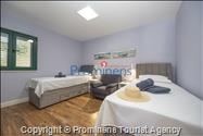 Beachfront Villa San't Antonio Podaca – 4 Bedrooms, 2 Families, Direct Sea Access, Makarska Riviera