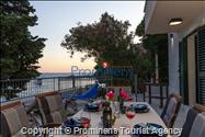 Beachfront Villa San't Antonio Podaca – 4 Bedrooms, 2 Families, Direct Sea Access, Makarska Riviera