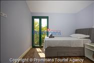 Beachfront Villa San't Antonio Podaca – 4 Bedrooms, 2 Families, Direct Sea Access, Makarska Riviera
