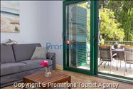 Beachfront Villa San't Antonio Podaca – 4 Bedrooms, 2 Families, Direct Sea Access, Makarska Riviera