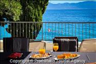 Beachfront Villa San't Antonio Podaca – 4 Bedrooms, 2 Families, Direct Sea Access, Makarska Riviera