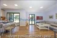Beachfront Villa San't Antonio Podaca – 4 Bedrooms, 2 Families, Direct Sea Access, Makarska Riviera