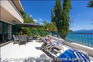 Beachfront Villa San't Antonio Podaca – 4 Bedrooms, 2 Families, Direct Sea Access, Makarska Riviera