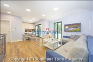 Beachfront Villa San't Antonio Podaca – 4 Bedrooms, 2 Families, Direct Sea Access, Makarska Riviera