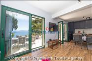 Beachfront Villa San't Antonio Podaca – 4 Bedrooms, 2 Families, Direct Sea Access, Makarska Riviera