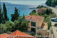 Beachfront Villa San't Antonio Podaca – 4 Bedrooms, 2 Families, Direct Sea Access, Makarska Riviera