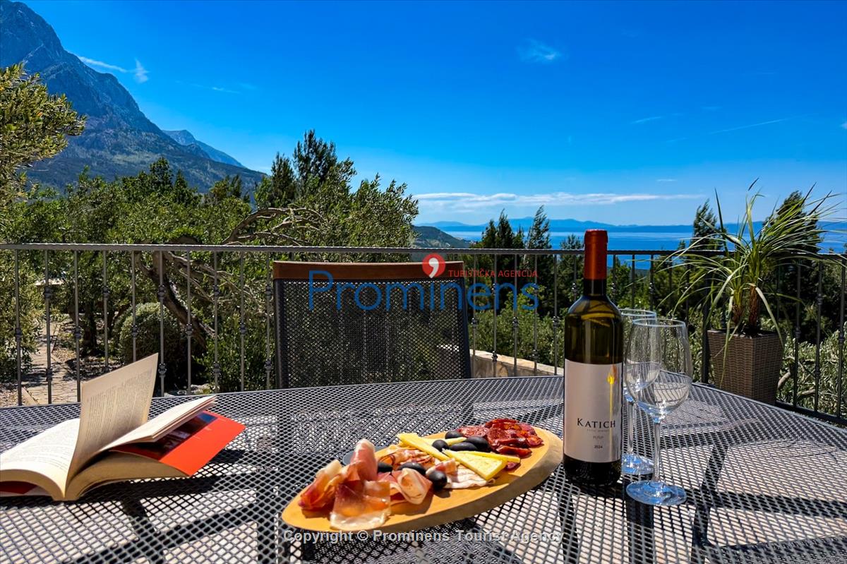 Holiday home Vista Mare with pool and sea view Baska Voda