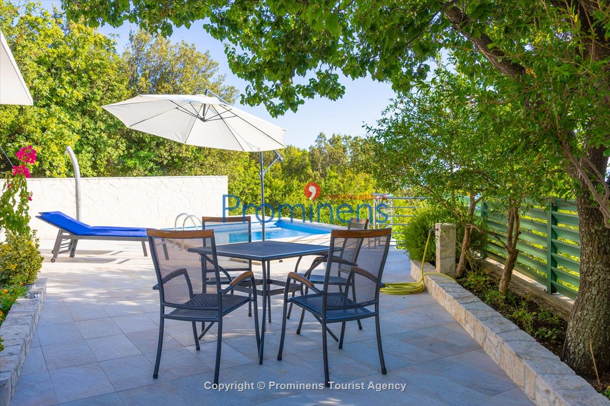 Ferienhaus Giran mit Pool und Meerblick in Bast, Makarska Riviera, Dalmatien - Kroatien Urlaub