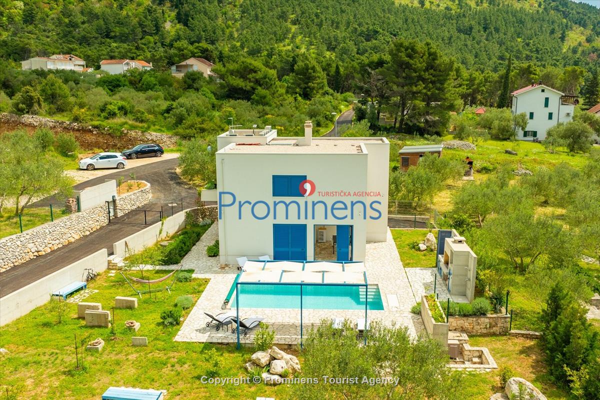  Ferienhaus mit beheiztem Pool und drei Schlafzimmern an der atemberaubenden Makarska Riviera in Kroatien